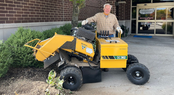 stump removal with stump grinder